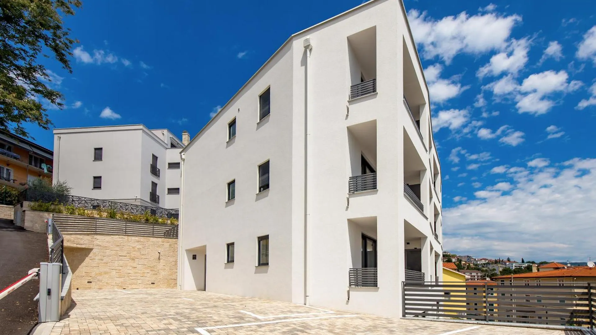 Belinda Apartments With Balcony & Private Parking Opatija