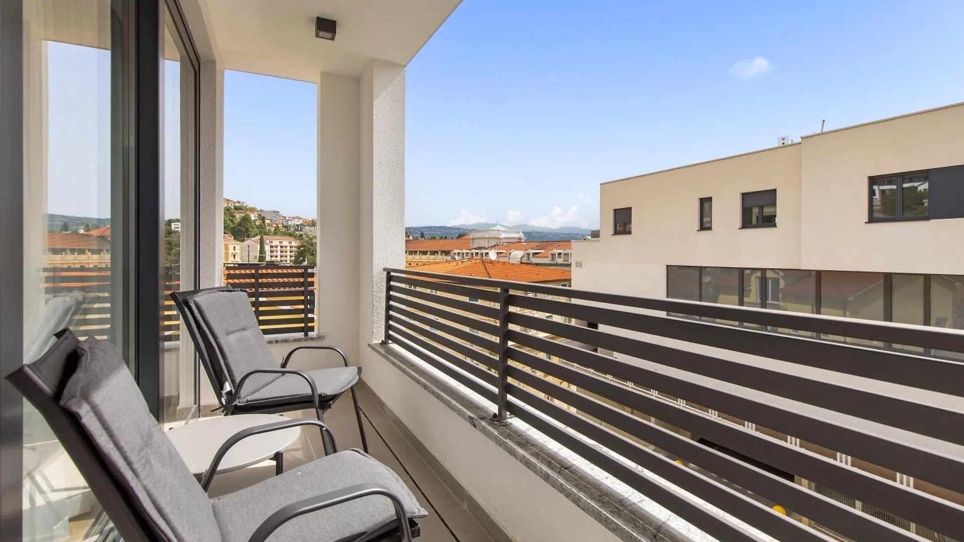 Belinda Apartments With Balcony & Private Parking Opatija