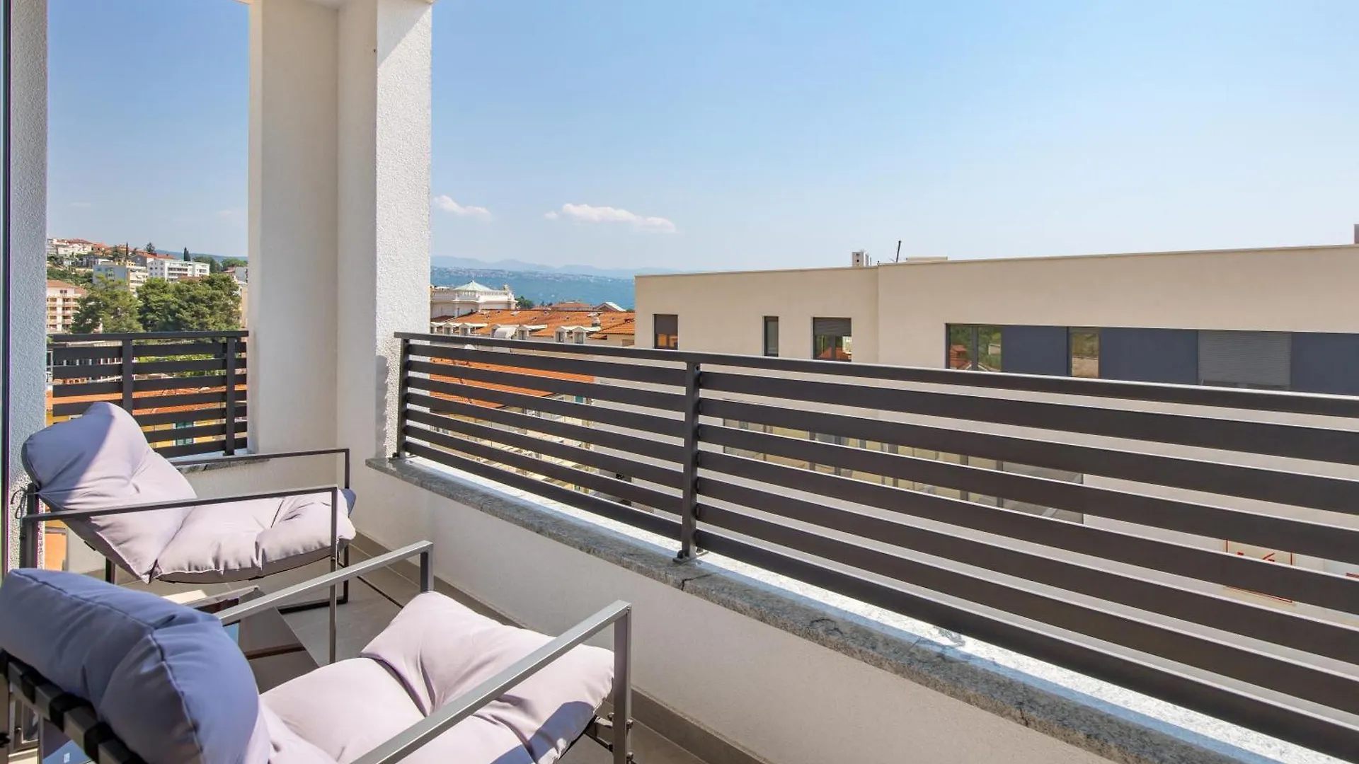 Belinda Apartments With Balcony & Private Parking Opatija